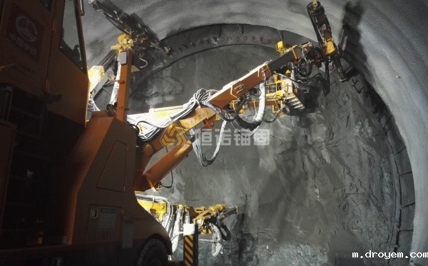 自钻式管棚在隧道施工中的适用条件